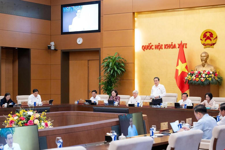 Quang cảnh Phiên họp