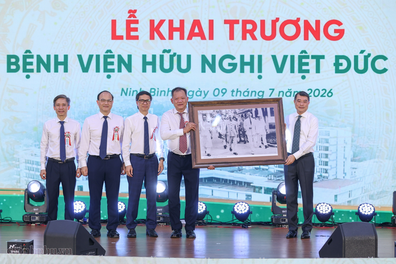 Thủ tướng Lê Minh Hưng: Xây dựng những bệnh viện hiện đại và hình thành hệ sinh thái y tế phát triển đồng bộ- Ảnh 6.