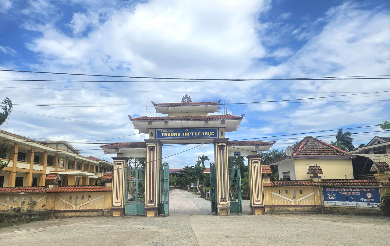 Trường THPT Lê Trực, nơi đặt điểm thi Kỳ thi tốt nghiệp THPT năm 2026 đang được Sở Giáo dục và Đào tạo tỉnh kiểm tra, xác minh thông tin phản ánh trên mạng xã hội.