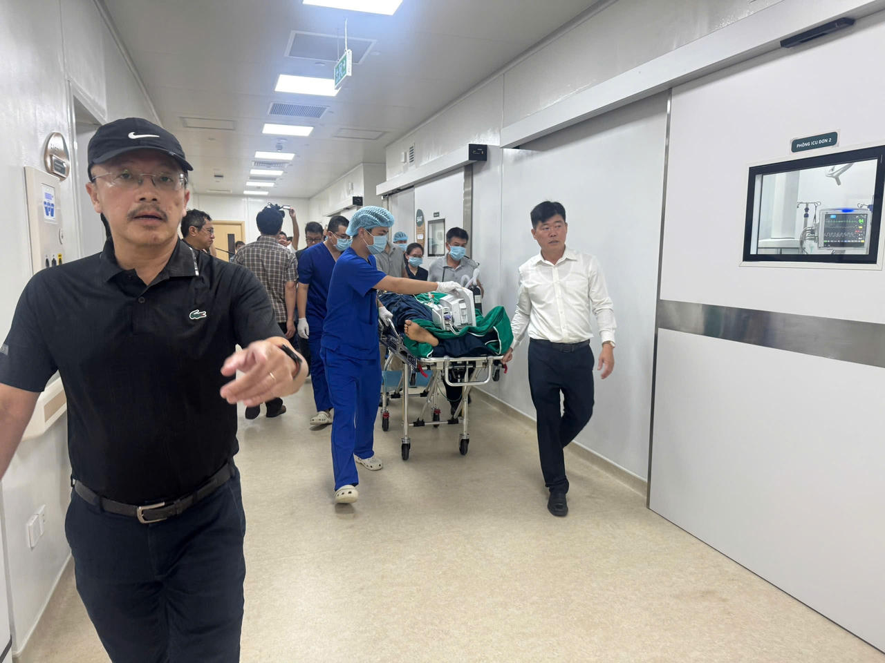 Nỗ lực giành giật sự sống cho nạn nhân cuối cùng vụ lật cano tại Phú Quốc Nỗ lực giành giật sự sống cho nạn nhân cuối cùng vụ lật cano tại Phú Quốc