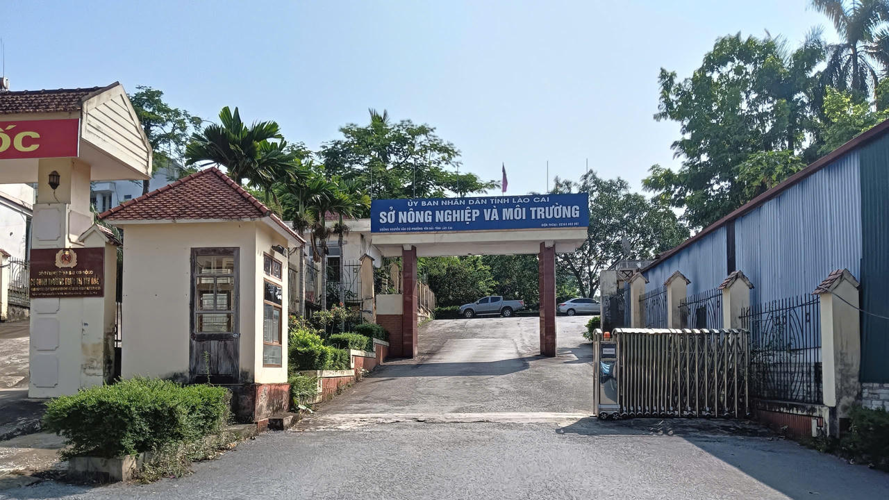Kế toán Sở Nông nghiệp và Môi trường tỉnh Lào Cai tử vong bất thường tại nhà xe Kế toán Sở Nông nghiệp và Môi trường tỉnh Lào Cai tử vong bất thường tại nhà xe