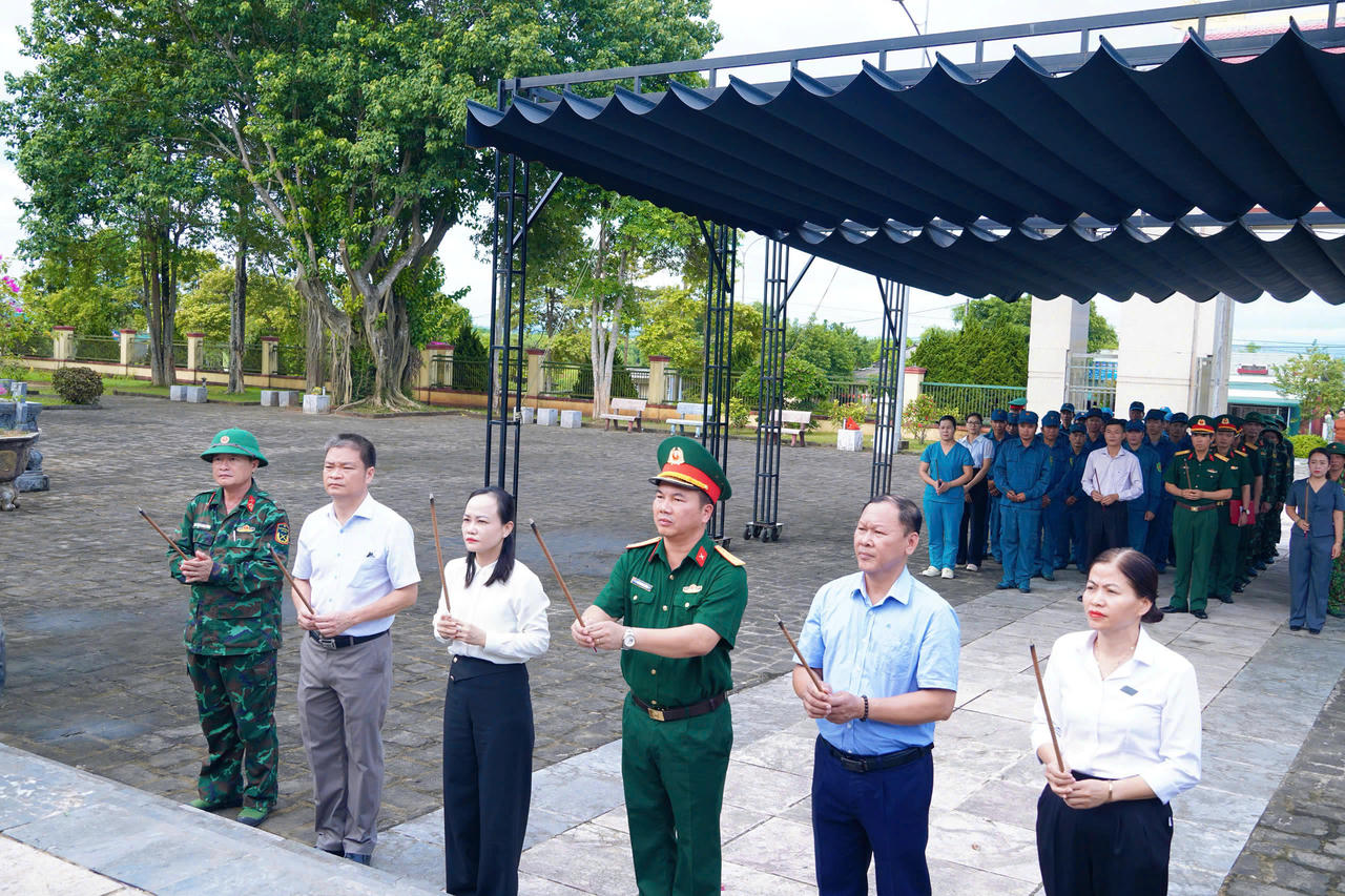 Quảng Trị lấy mẫu ADN 1.952 hài cốt liệt sĩ tại Nghĩa trang Vĩnh Linh