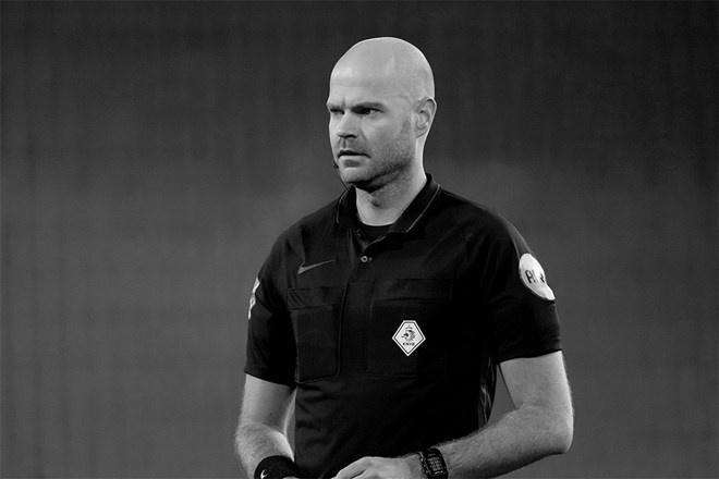 Trọng tài Hà Lan Rob Dieperink qua đời ở tuổi 38 Trọng tài Hà Lan Rob Dieperink qua đời ở tuổi 38