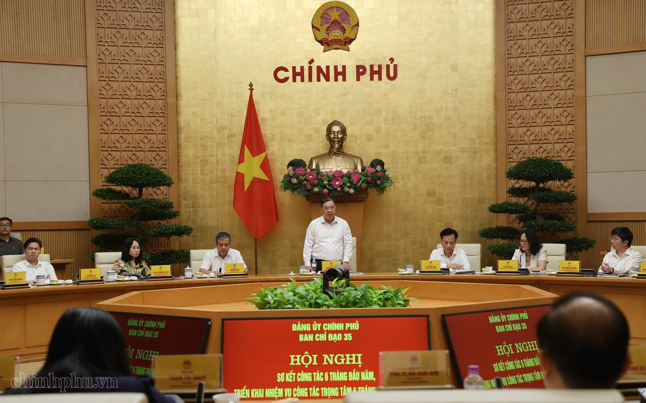 Phó Thủ tướng Thường trực Phạm Gia Túc chủ trì Hội nghị. Ảnh: chinhphu.vn