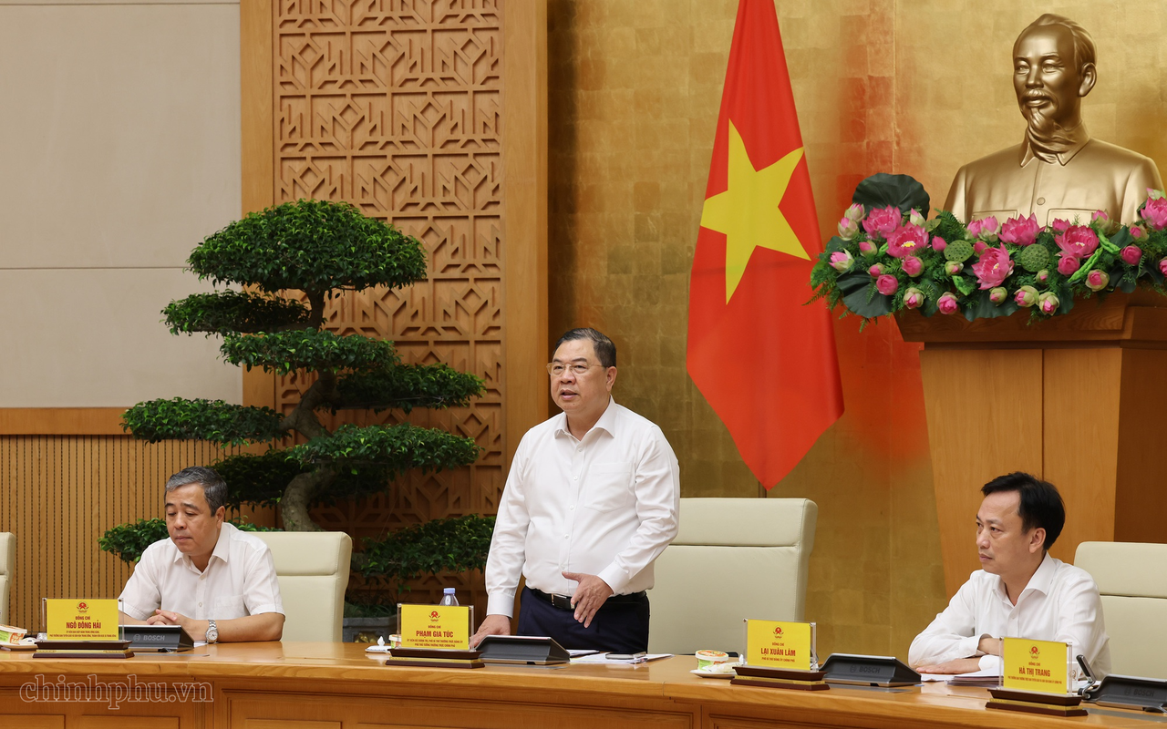 Phát huy tinh thần quyết liệt, chủ động, sáng tạo trong công tác bảo vệ nền tảng tư tưởng của Đảng Phát huy tinh thần quyết liệt, chủ động, sáng tạo trong công tác bảo vệ nền tảng tư tưởng của Đảng