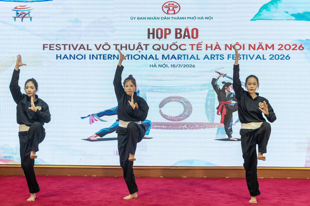 Hình ảnh tại họp báo.