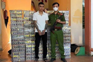 Bắt giữ tài xế vận chuyển 315kg pháo nổ