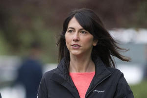 Vợ cũ ông chủ Amazon chi hơn 4 tỷ USD làm từ thiện trong 4 tháng