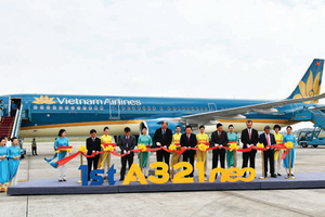 Đưa hơn 1,4 tỉ cổ phiếu lên sàn niêm yết, Vietnam Airlines đang đối mặt những rủi ro kinh doanh nào?
