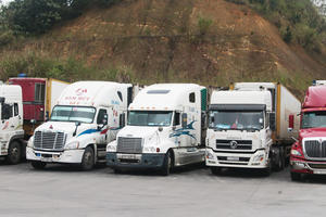 Hải quan sắp bán đấu giá 100 xe tải chở hàng hoá vô chủ