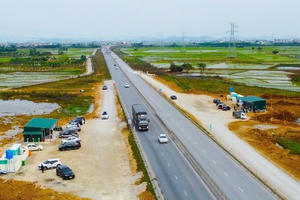 Rút ngắn tối đa thủ tục, khẩn trương hoàn thành xây trạm dừng nghỉ trên cao tốc
