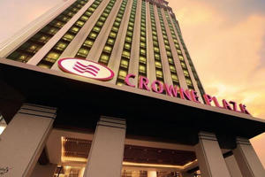 Khách sạn 5 sao Crowne Plaza từng bị rao bán gần 200 triệu USD