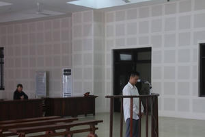 Đà Nẵng: Nghi ngoại tình, chồng cắt cổ vợ rồi tự sát