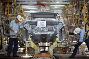 Nissan dừng lắp ráp Sunny và X-Trail tại Việt Nam