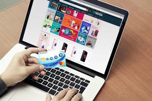 Chủ động khóa thẻ tín dụng khi phát hiện kẻ gian lợi dụng