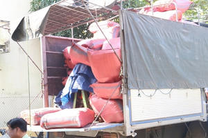 Quảng Nam: Bắt xe chở hàng lậu