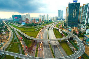 Đầu tư 24.500 tỷ đồng xây dựng đường trên cao: CII phiêu lưu với sức khỏe tài chính