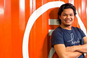 Bỏ học ở Mỹ tới Hồng Kông lập startup cho thuê điện thoại