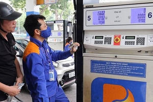 Giá xăng, dầu đồng loạt tăng
