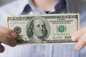 Đổi USD ở đâu để không bị phạt 90 triệu đồng?