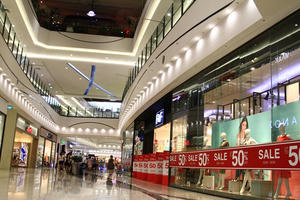 Thị trường bán lẻ tại TP HCM quý I/2023 tiếp tục tăng trưởng