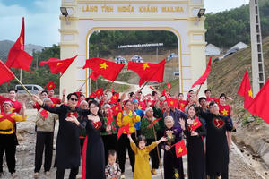 Làng tình nghĩa Khánh Mailisa: Có những món quà không gói bằng ruy băng nhưng vẫn được gói bằng sự yêu thương