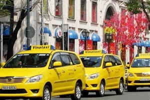 Thừa nhận không cạnh tranh được Grab, doanh nghiệp Việt rút lui khỏi Vinataxi