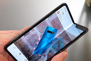 Điện thoại gập Galaxy Fold sẽ được bán lại trong tháng 7