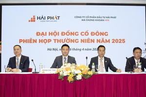 ĐHĐCĐ Hải Phát Invest (HPX): Tự tin xóa sổ nợ trái phiếu trong năm 2025, Chủ tịch cam kết 'sang năm sau sẽ rất khác'