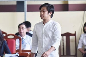 Xét xử đường dây đánh bạc nghìn tỉ: Nickname "bán nhà chơi rik" chỉ bán ôtô 2 tỉ để chơi bạc