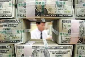 Tỷ giá bán can thiệp tăng 10 đồng, Vietcombank nâng giá bán USD lên 23.325 đồng