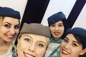 Video: Bamboo Airways có chuyến bay đầu, tỷ phú Trịnh Văn Quyết bất ngờ xuất hiện tại khoang thương gia