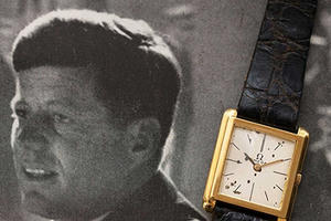 3 cỗ máy thời gian đồng hành cùng John F. Kennedy, Albert Einstein và Paul Newman