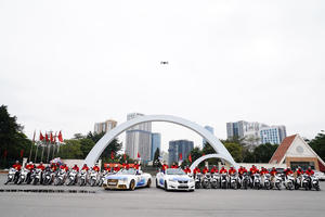 Kỷ niệm 10 năm thành lập: Khuyến mãi "khủng" thu hút khách hàng mới