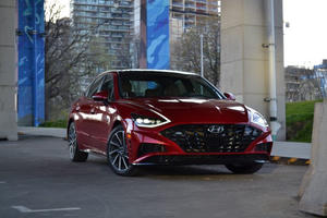 Top 10 nhà sản xuất ô tô được yêu thích nhất