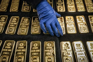 Sau tuần biến động mạnh, giá vàng tuần tới có thể đối mặt với áp lực trong ngắn hạn