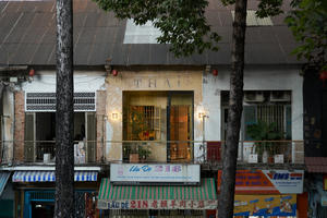 Bảng màu cuộc sống đường phố cổ điển trong ngôi nhà ở 'phố Wall Sài Gòn'