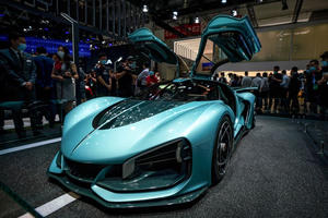 Triển lãm xe Bắc Kinh 2020: Ô tô bay được ra mắt, hàng loạt dòng xe sang góp mặt