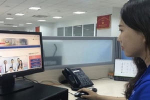 Thí điểm nộp lệ phí trước bạ điện tử đối với ô tô, xe máy đăng ký tại Hà Nội và TP Hồ Chí Minh