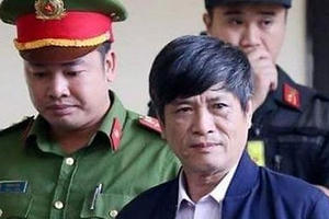 Hai 'cựu tướng' công an đều vắng mặt tại tòa