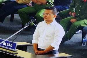 Bị cáo vụ ông Phan Văn Vĩnh lần đầu tiết lộ "thế lực rất lớn đứng sau bảo kê"