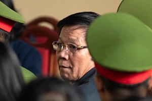 VKS chỉ lời khai bất nhất của tướng Phan Văn Vĩnh: Sáng nhận tội, chiều nói "chỉ có lỗi"