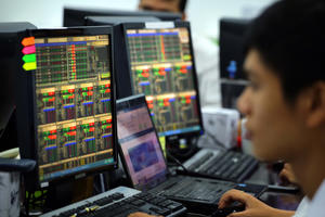 Vì sao vốn ngoại 'miệt mài' rút khỏi Việt Nam?