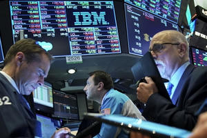 Phố Wall hồi phục, Dow Jones bất ngờ tăng 1.100 điểm