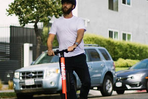 Uber ra mắt dịch vụ cho thuê xe scooter điện đầu tiên, phí 0,15 USD mỗi phút