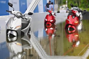 Những sai lầm khi sử dụng xe máy điện vào mùa mưa
