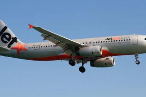 Hàng không giá rẻ 'gặp biến': Play (Iceland) đột ngột dừng bay, Qantas đóng cửa Jetstar Asia