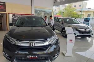 Thị trường ô tô sụt giảm mạnh do ảnh hưởng tháng Ngâu