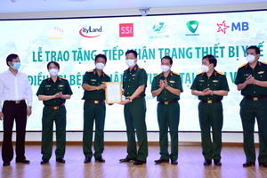 MB trao tặng trang thiết bị y tế trị giá 5 tỷ đồng cho Bệnh viện Quân y 175 