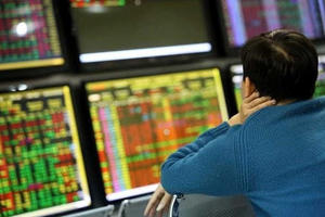 Góc nhìn chuyên gia: VN-Index có khả năng tiệm cận đỉnh cũ, tận dụng rung lắc gom nhóm cổ phiếu "sáng cửa" trong quý 4/2023